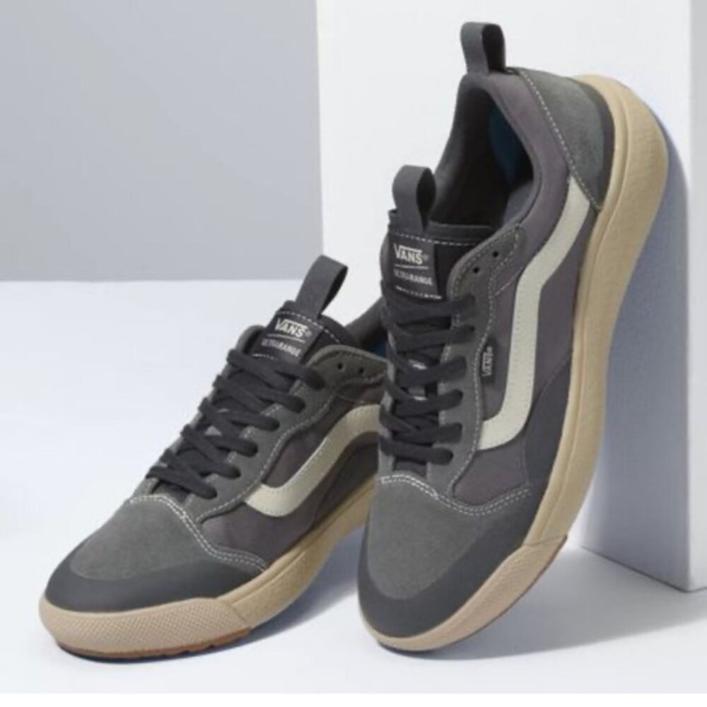 NWT / NIB 8M/9.5W Vans Ultrarange Exo Se